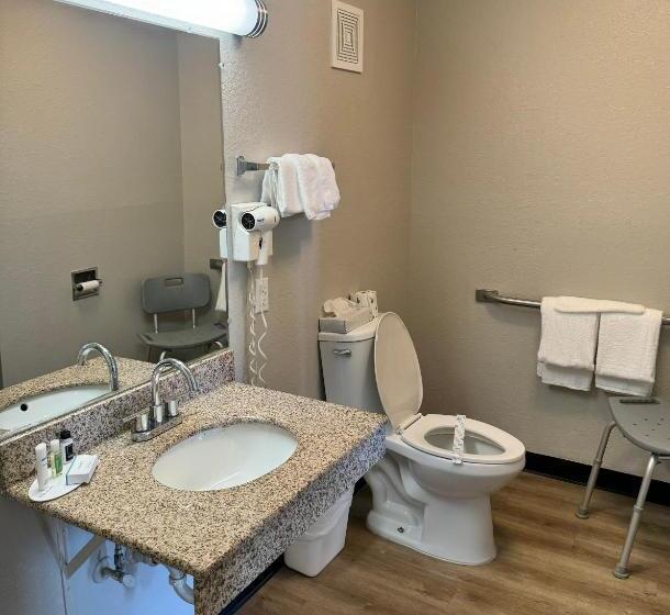בית מלון כפרי Days Inn By Wyndham Cloverdale Greencastle