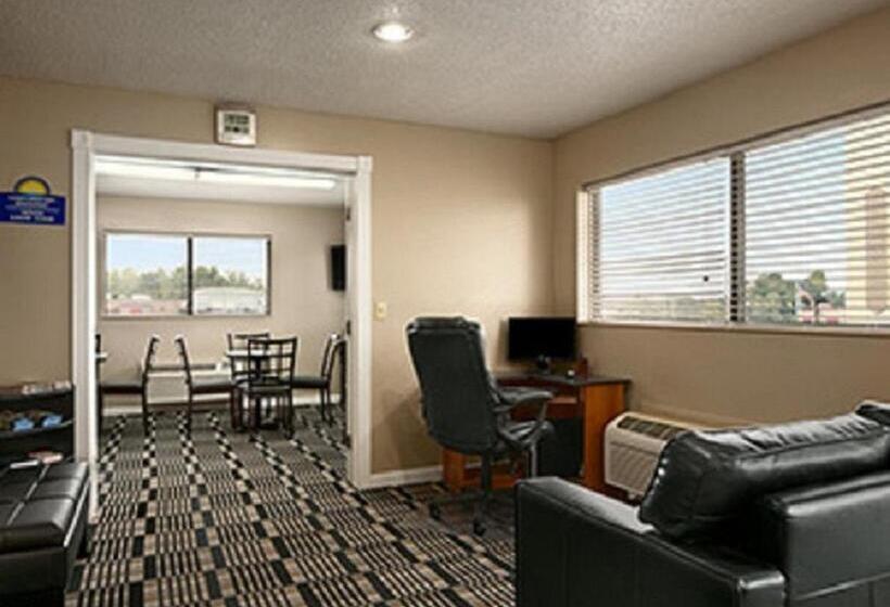 فندق Days Inn By Wyndham Cloverdale Greencastle