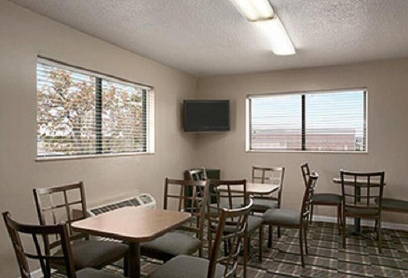 فندق Days Inn By Wyndham Cloverdale Greencastle