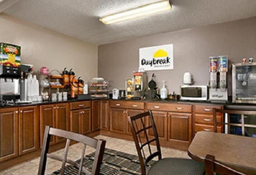 فندق Days Inn By Wyndham Cloverdale Greencastle