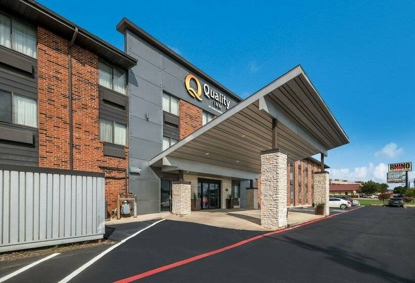 ホテル Quality Inn  Denton