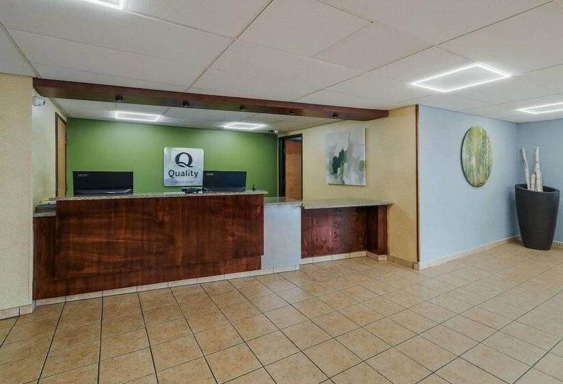 ホテル Quality Inn  Denton