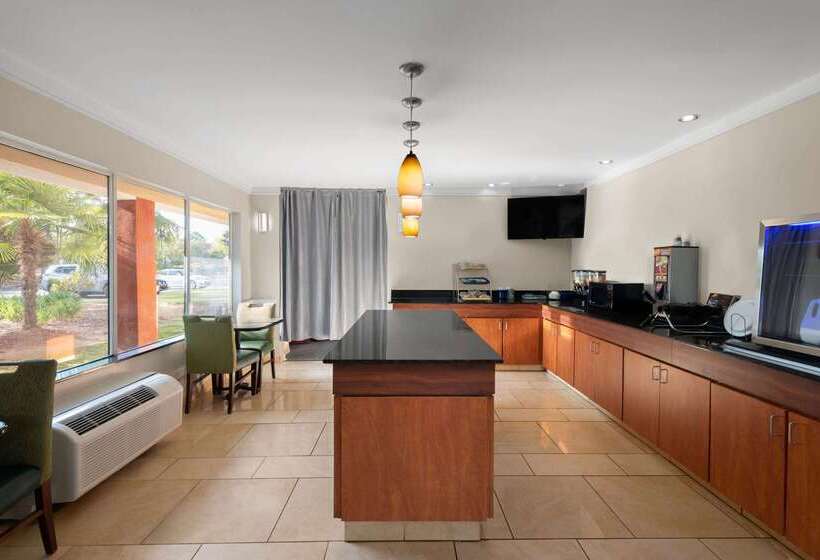 酒店 Days Inn By Wyndham Florence Near Civic Center