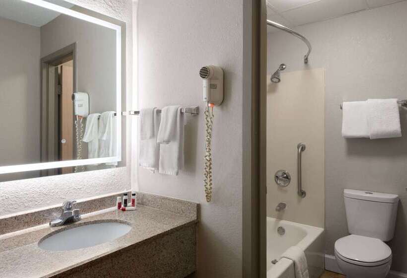 酒店 Days Inn By Wyndham Florence Near Civic Center