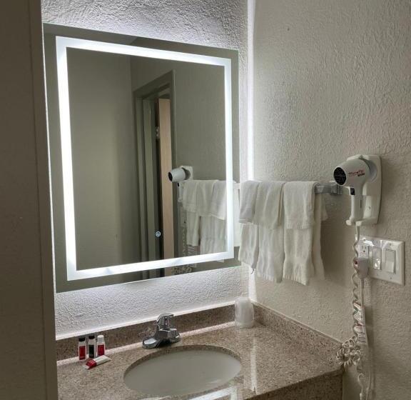 فندق Days Inn By Wyndham Florence Near Civic Center