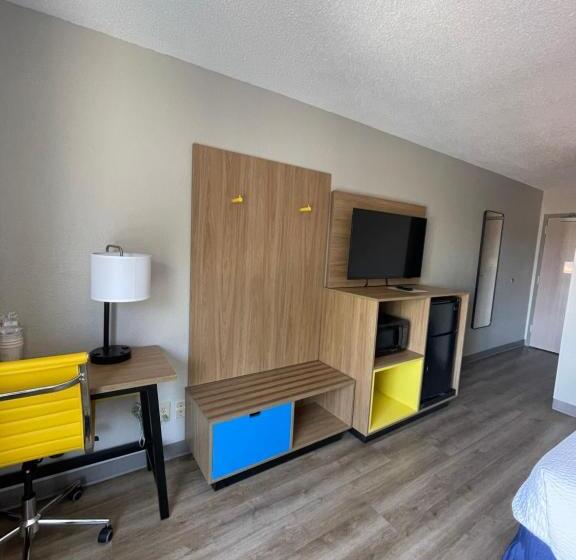 酒店 Days Inn By Wyndham Florence Near Civic Center