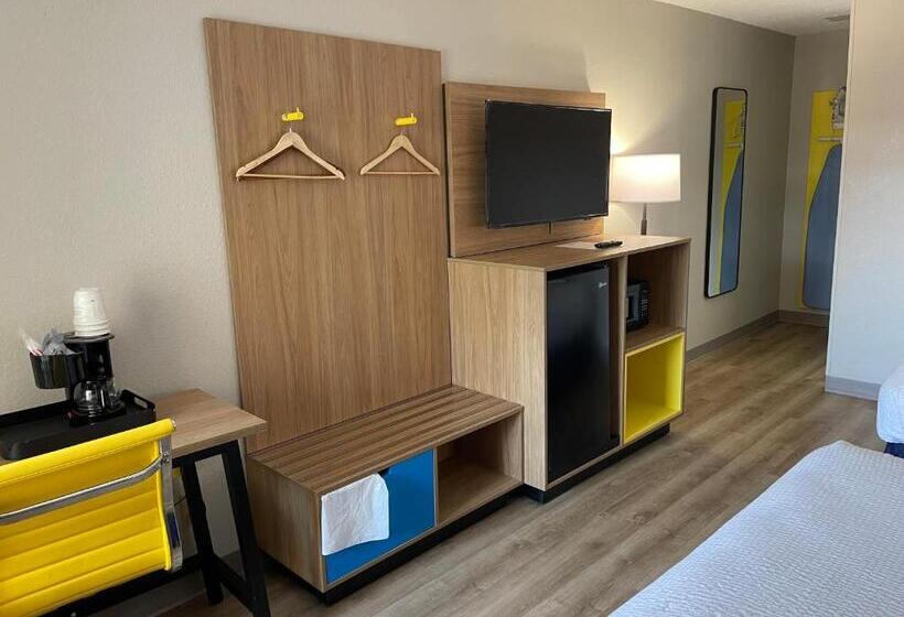 酒店 Days Inn By Wyndham Florence Near Civic Center