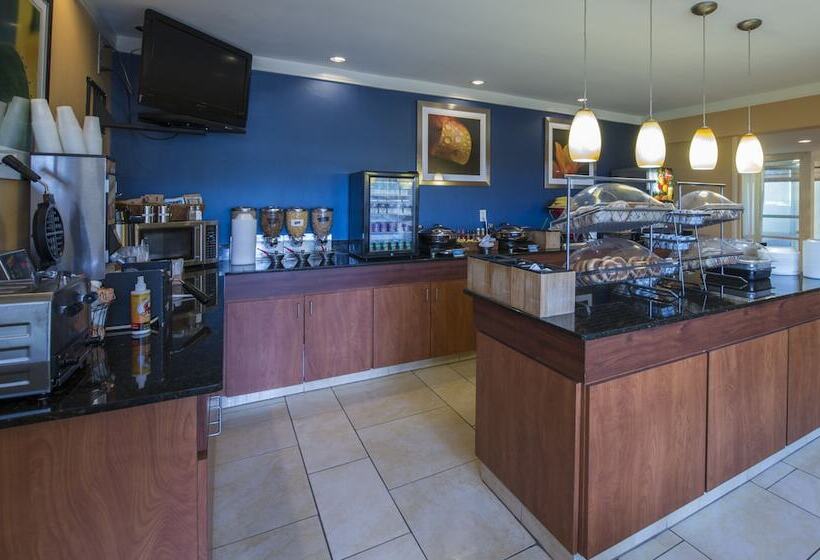 فندق Days Inn By Wyndham Florence Near Civic Center