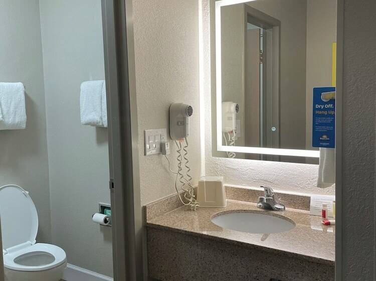 酒店 Days Inn By Wyndham Florence Near Civic Center