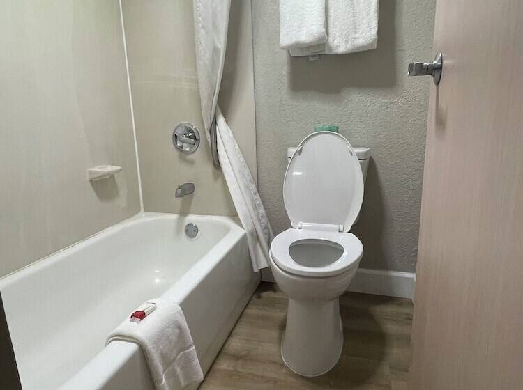 酒店 Days Inn By Wyndham Florence Near Civic Center