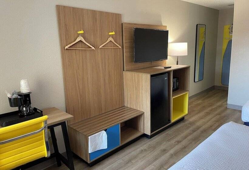 酒店 Days Inn By Wyndham Florence Near Civic Center