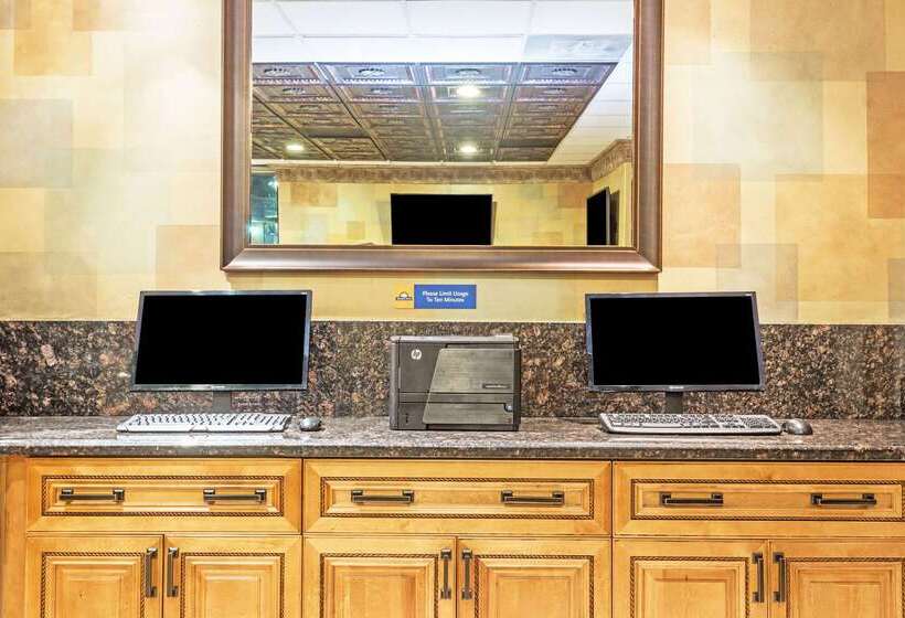 ホテル Days Inn By Wyndham Fort Lauderdale Oakland Park Airport N