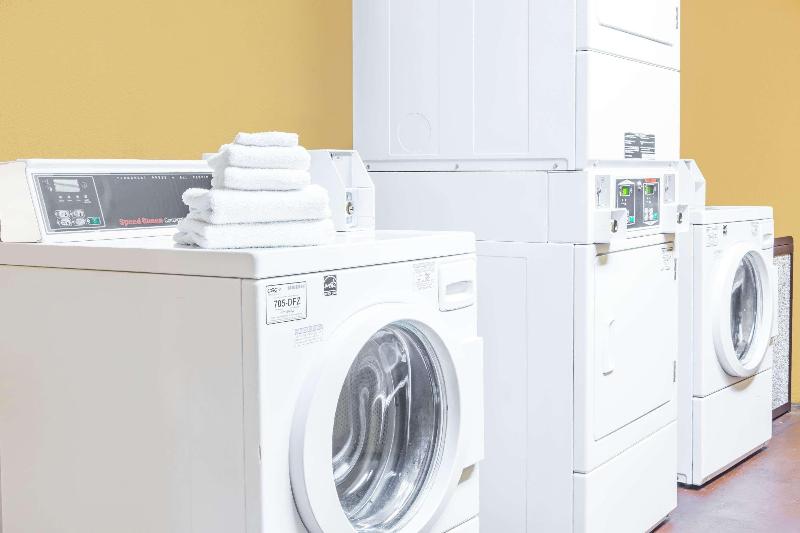 ホテル Days Inn By Wyndham Fort Lauderdale Oakland Park Airport N