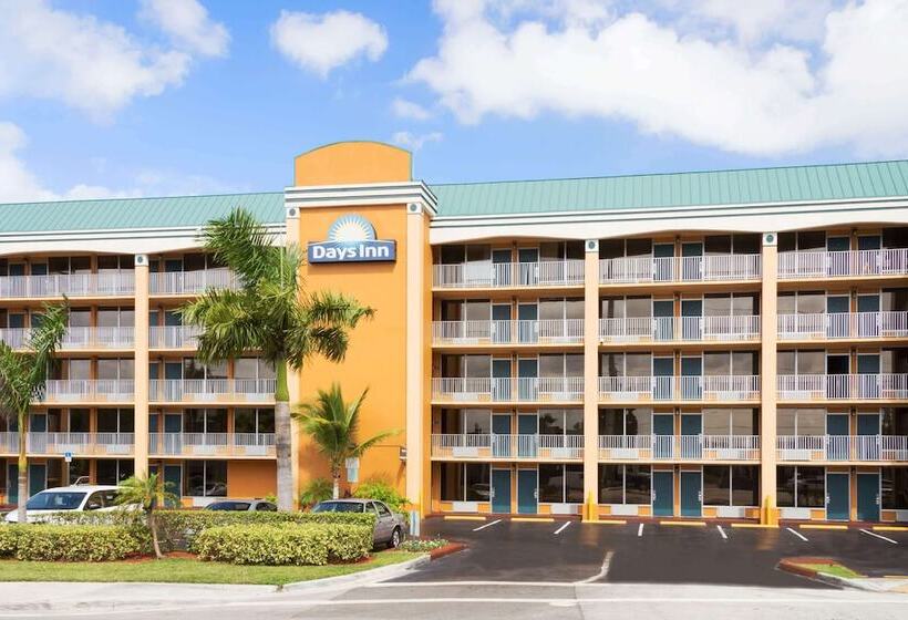 ホテル Days Inn By Wyndham Fort Lauderdale Oakland Park Airport N