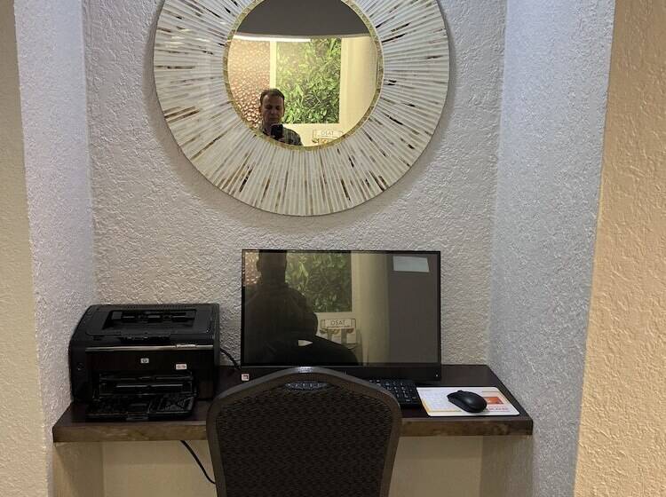 酒店 Clarion Pointe