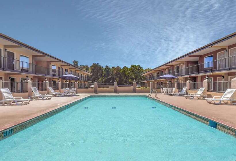 فندق Days Inn By Wyndham Lavonia