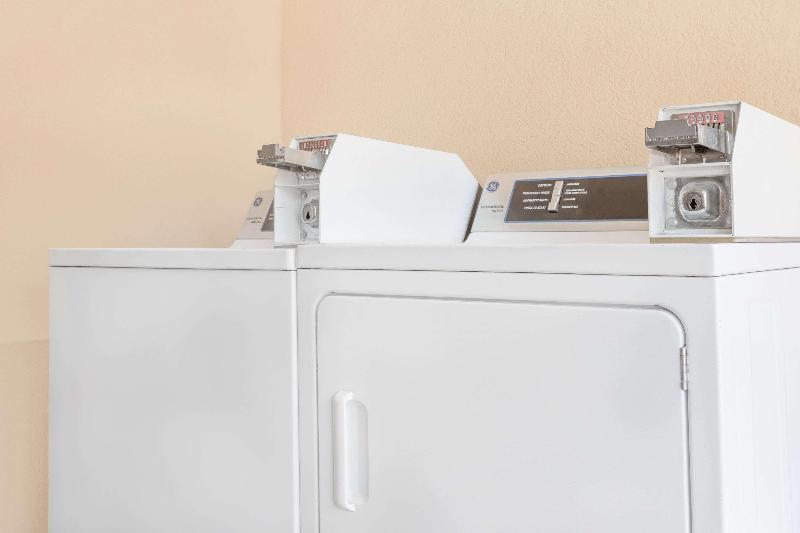 فندق Days Inn By Wyndham Lavonia