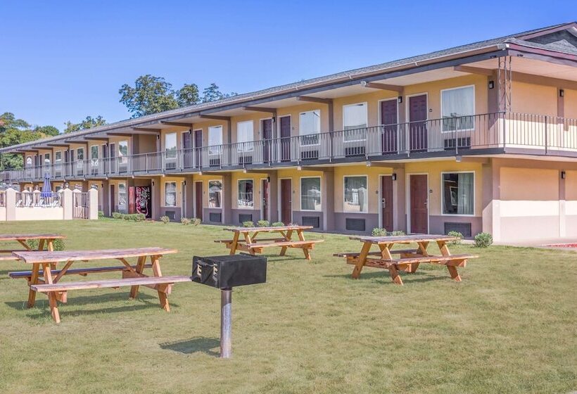 فندق Days Inn By Wyndham Lavonia