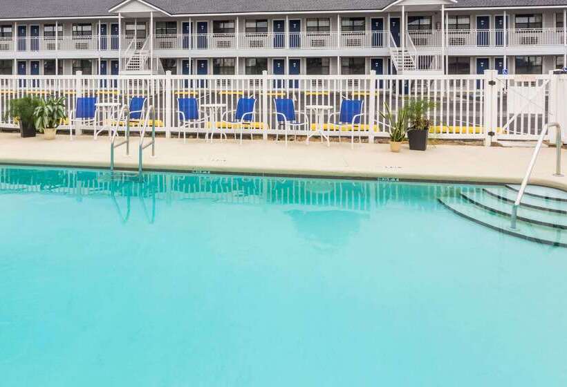 فندق Days Inn By Wyndham Madison