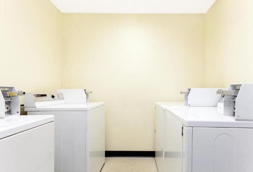 هتل Days Inn By Wyndham Missoula Airport