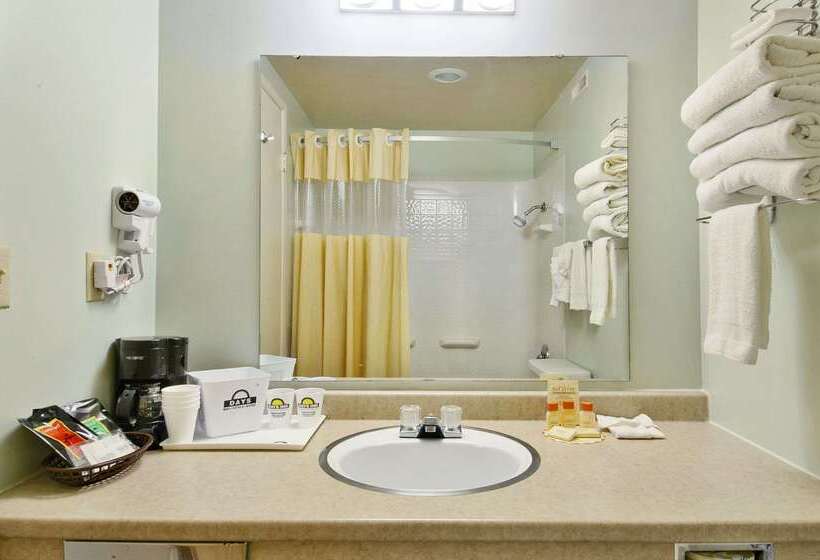 فندق Days Inn By Wyndham Mt. Vernon