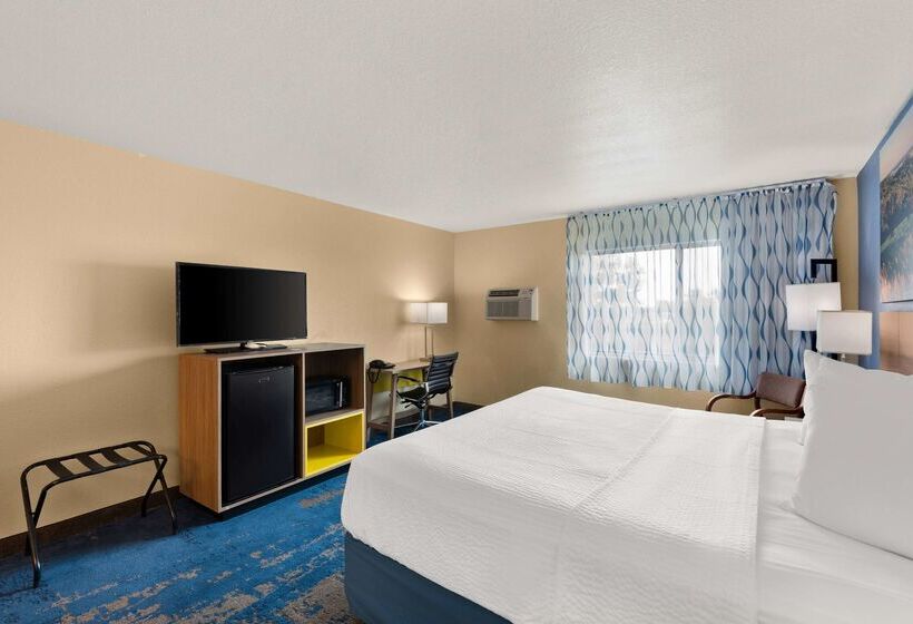 Отель Days Inn By Wyndham Newton