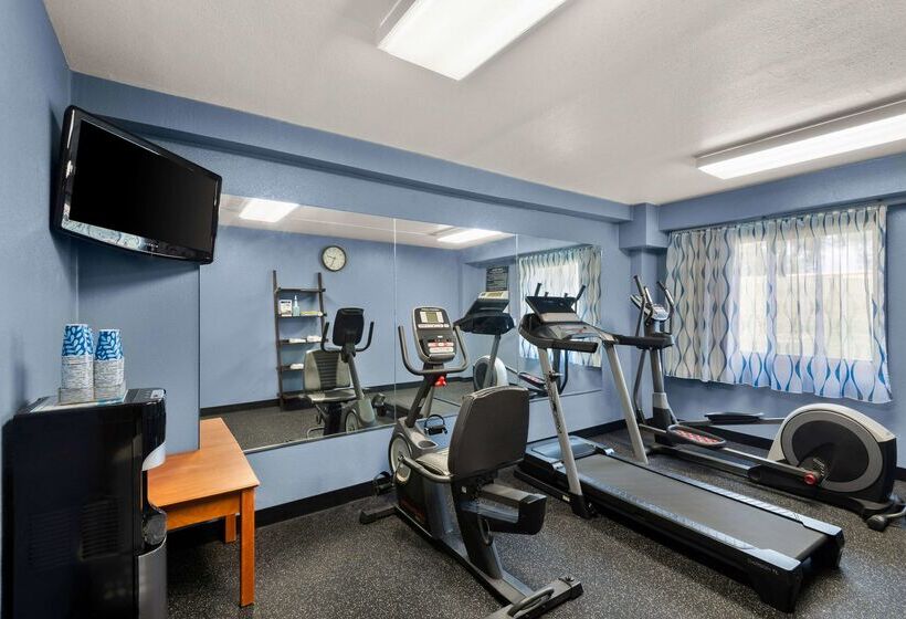 Отель Days Inn By Wyndham Newton