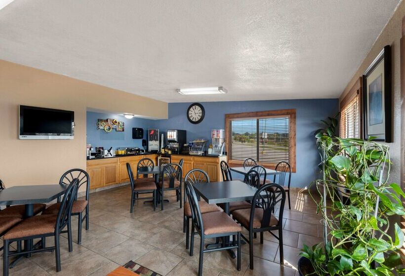 Отель Days Inn By Wyndham Newton