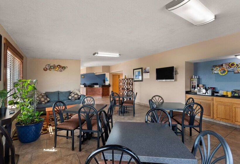 Отель Days Inn By Wyndham Newton