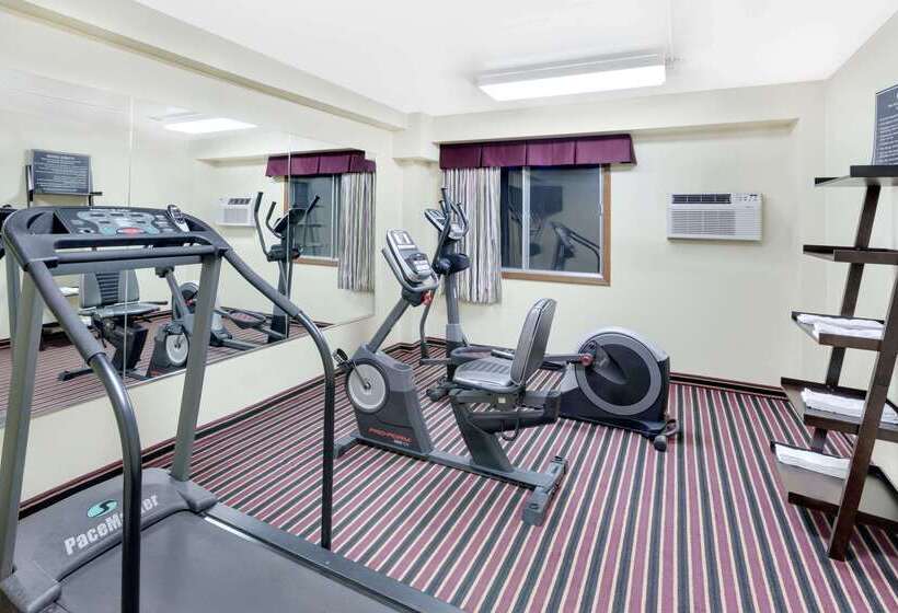 Отель Days Inn By Wyndham Newton