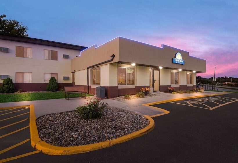 Отель Days Inn By Wyndham Newton