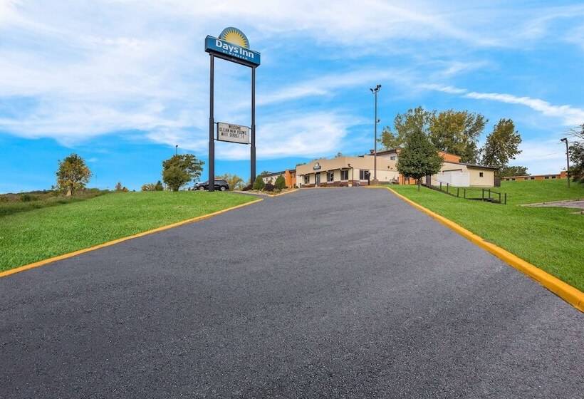 Отель Days Inn By Wyndham Newton