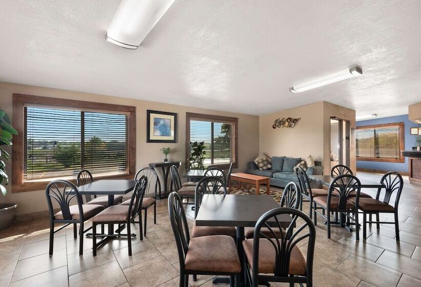 Отель Days Inn By Wyndham Newton