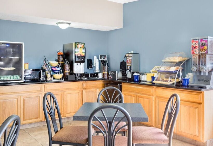 Отель Days Inn By Wyndham Newton