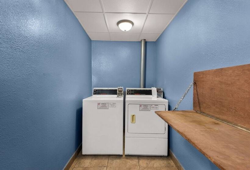 Отель Days Inn By Wyndham Newton