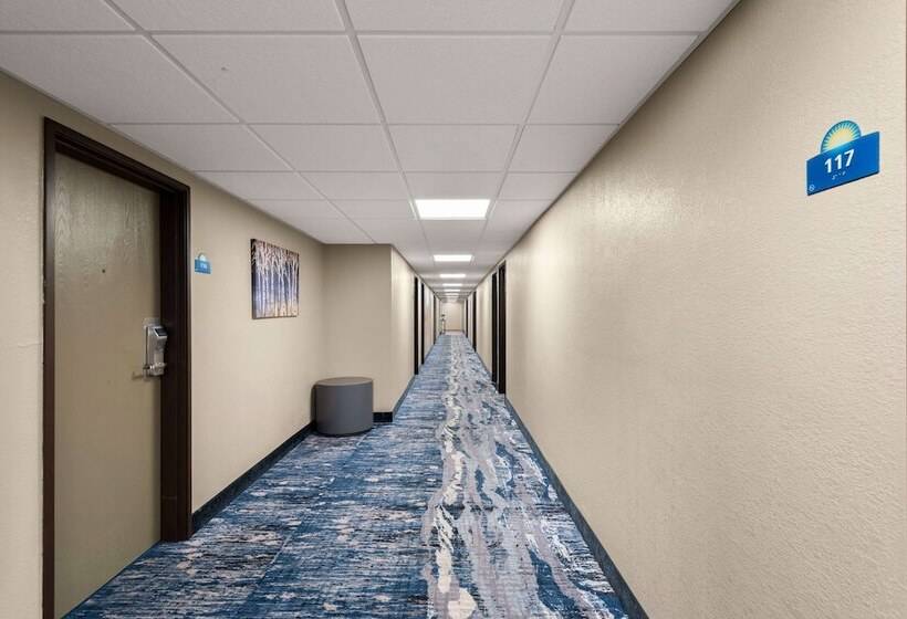 Отель Days Inn By Wyndham Newton