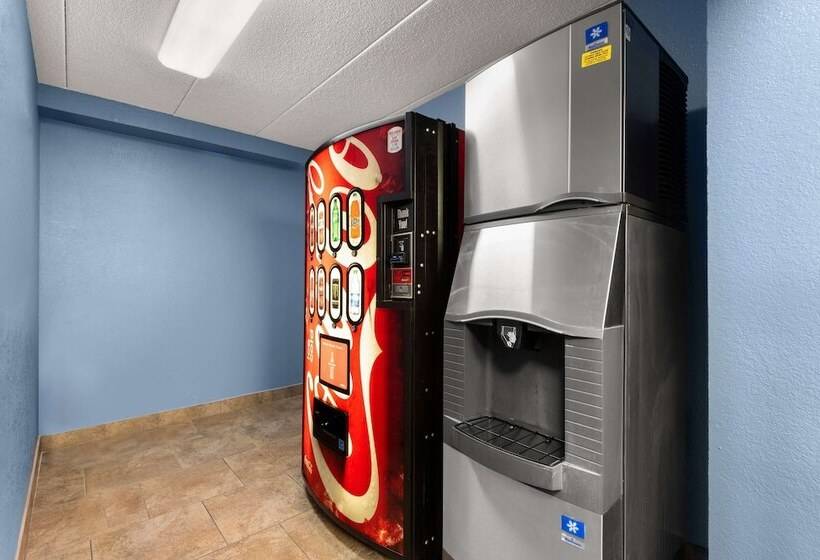 Отель Days Inn By Wyndham Newton