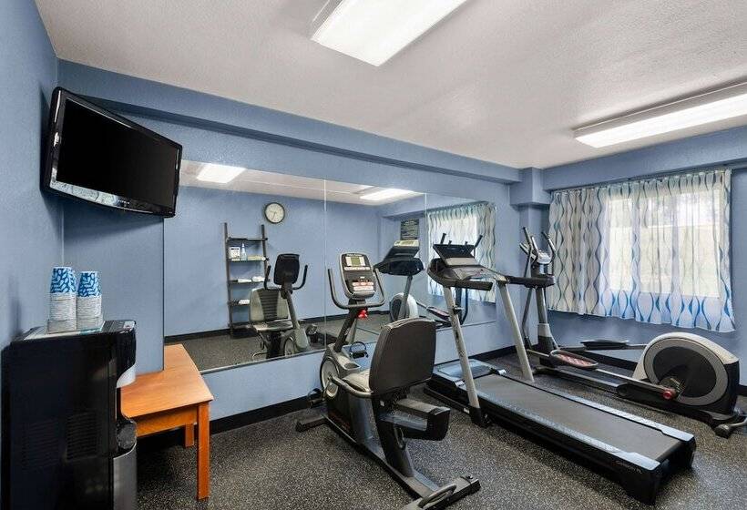 Отель Days Inn By Wyndham Newton