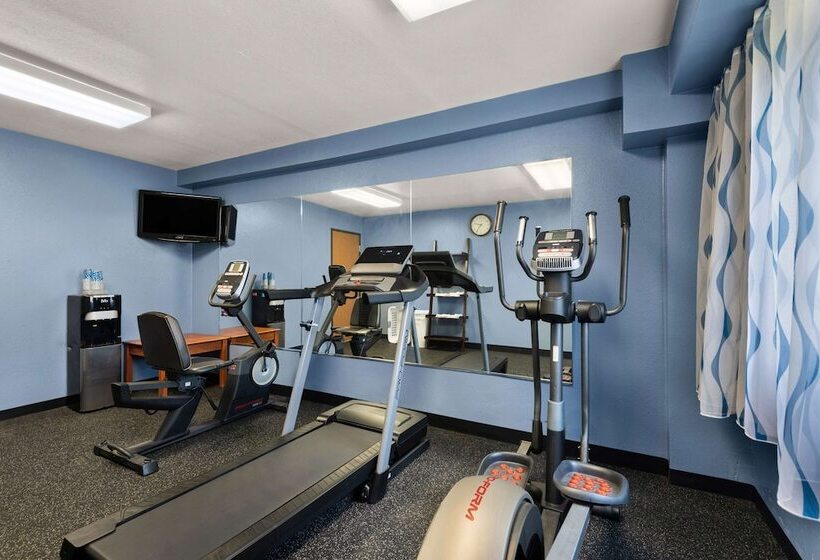 Отель Days Inn By Wyndham Newton