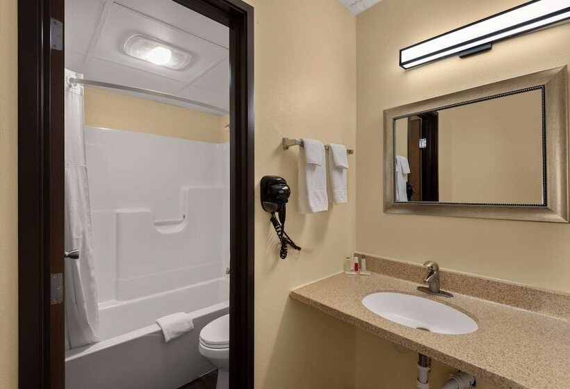 Отель Days Inn By Wyndham Newton