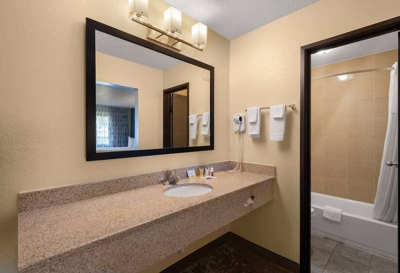 Отель Days Inn By Wyndham Newton