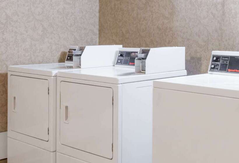 فندق Days Inn By Wyndham Petersburg/south Fort Lee