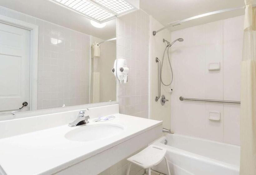 فندق Days Inn By Wyndham Petersburg/south Fort Lee