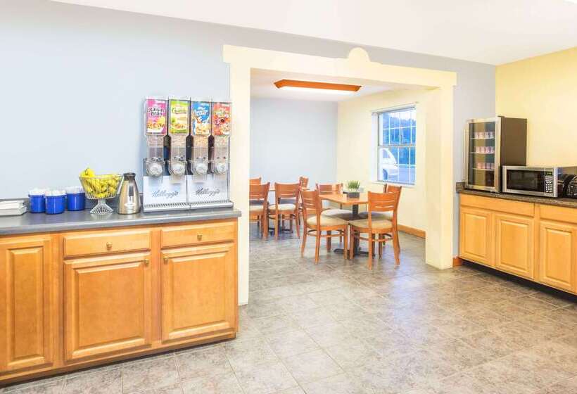 فندق Days Inn By Wyndham Roanoke Near I81