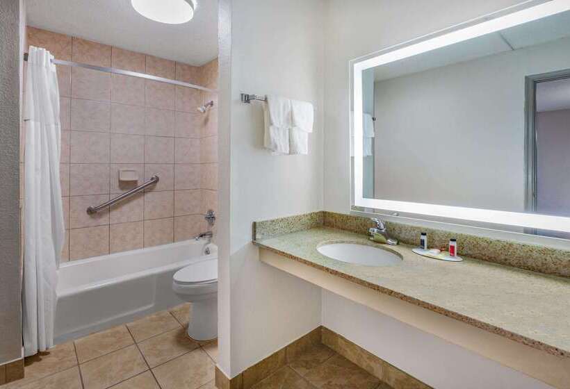 فندق Days Inn By Wyndham Roanoke Near I81