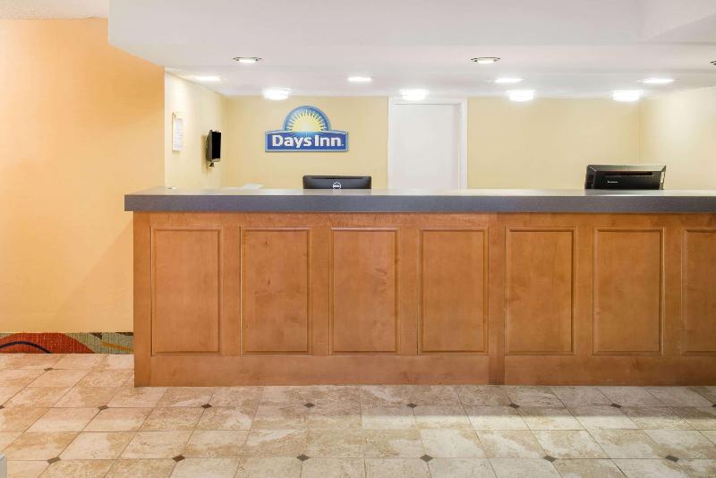 هتل Days Inn By Wyndham Roanoke Near I81