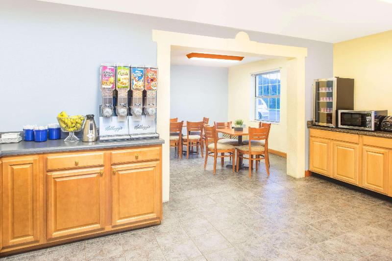 فندق Days Inn By Wyndham Roanoke Near I81