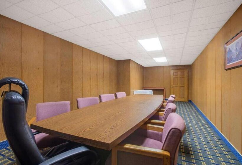 فندق Days Inn By Wyndham Roanoke Near I81