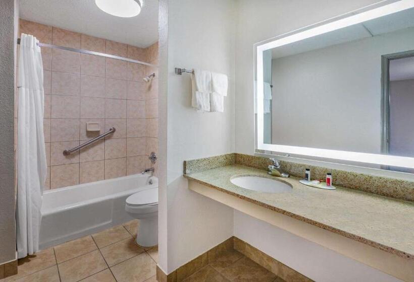 فندق Days Inn By Wyndham Roanoke Near I81