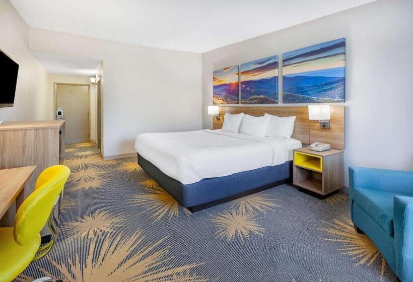 هتل Days Inn By Wyndham Roanoke Near I81